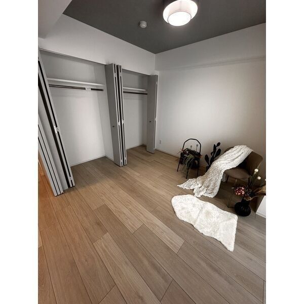 収納　同シリーズの2LDKタイプの内装写真となります。