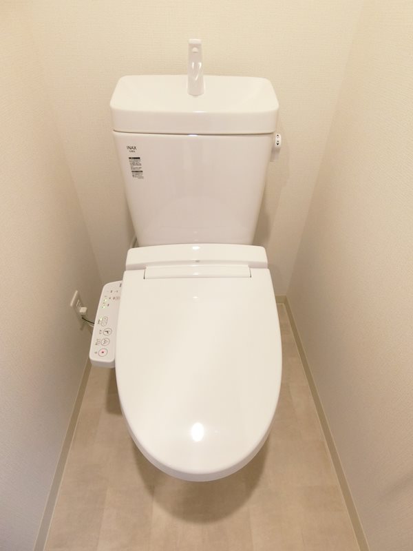 トイレ　温水洗浄便座