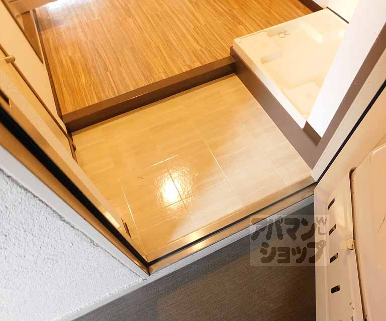 玄関　綺麗なキッチンです