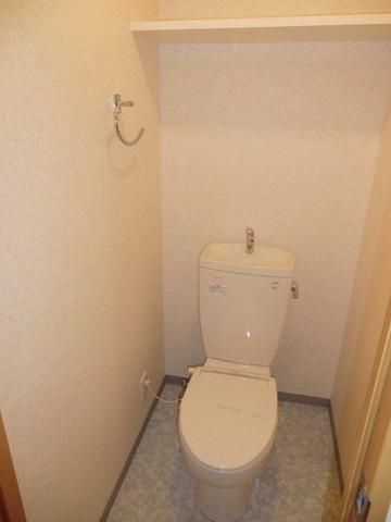 トイレ　寒い冬も快適な暖房便座完備