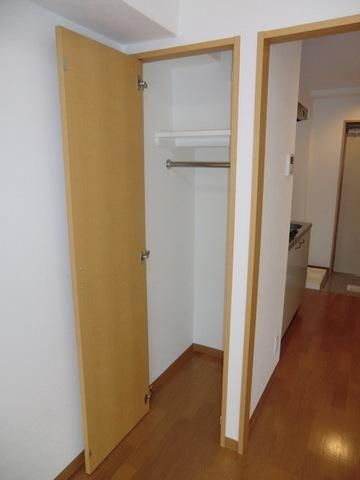 その他設備　奥行きのあるクローゼット