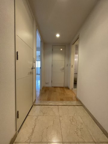 玄関　グレンパーク梅田北　玄関