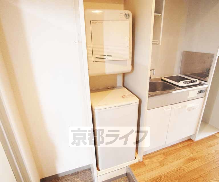 その他設備　洗濯機・乾燥機付　入居したその日から使えますので便利