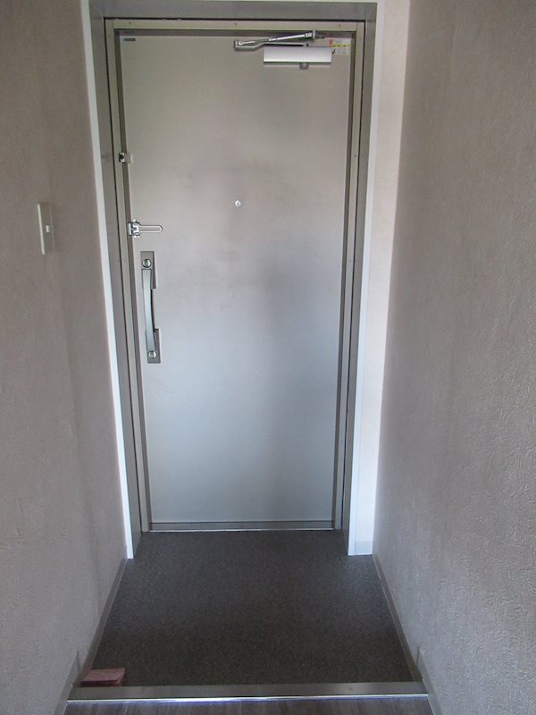 玄関　※参考写真