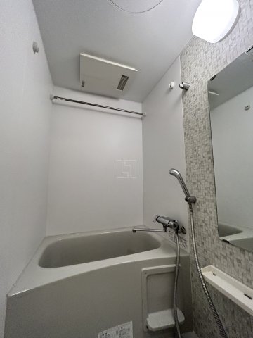 バス・シャワールーム　エスリード本町レジデンス　バスルーム