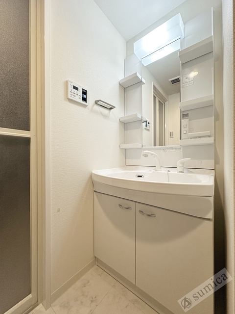 洗面設備　洗面脱衣所付き！独立洗面台が便利です♪♪