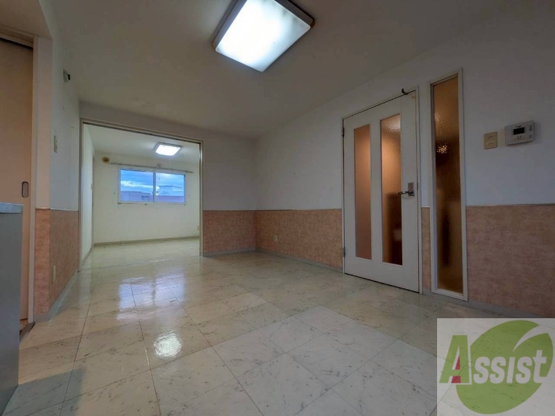 居室・リビング　広くてキレイなお部屋が広がっていて、充実した生活が送れそう。