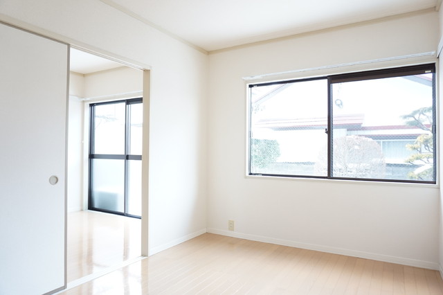 その他部屋・スペース　南西側洋室６帖