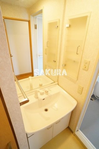 洗面設備　身支度に便利な洗面台♪