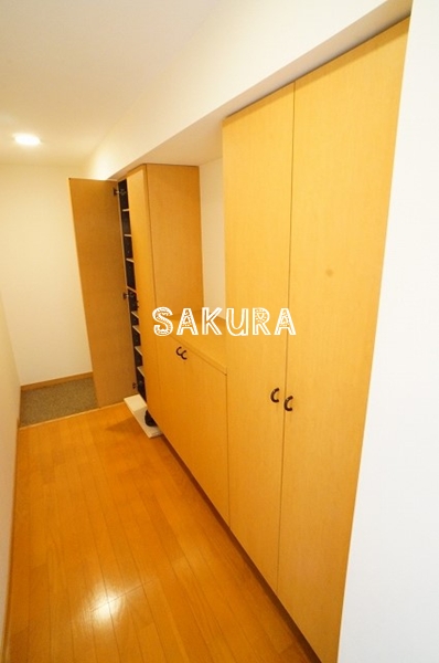 玄関　ゆとりある玄関スペース♪