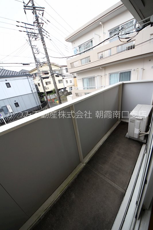 バルコニー　同物件別号室参考写真