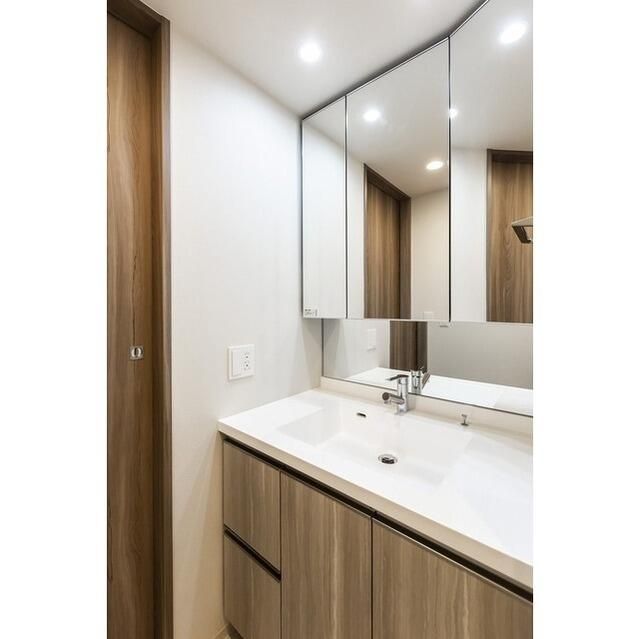 洗面設備　忙しい朝には欠かせない洗面所です