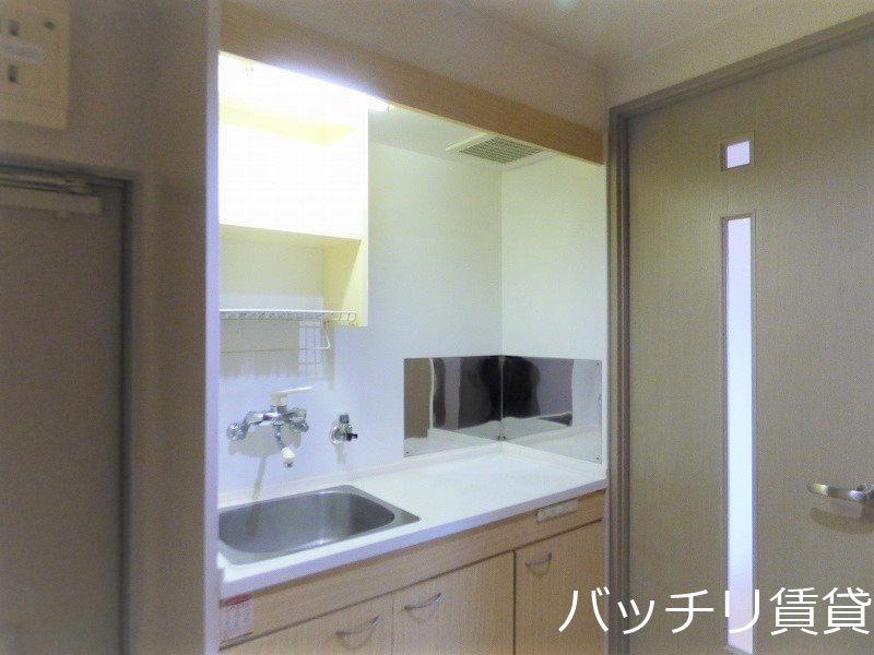 キッチン　同型タイプの為、現状を優先いたします