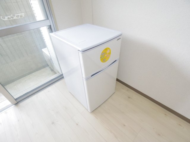 その他設備　2ドアの冷蔵庫が設備です