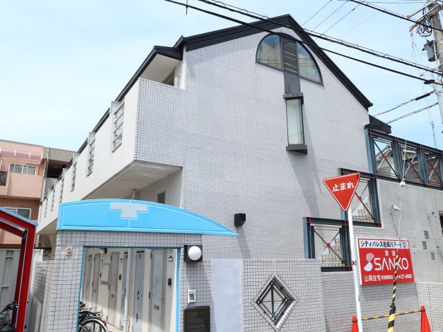 建物外観　☆敷金・礼金なし☆大きなロフト付きのお部屋で広々使えます♪