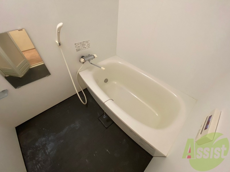 バス・シャワールーム　お風呂になります。一日の疲れを癒してくださいね。