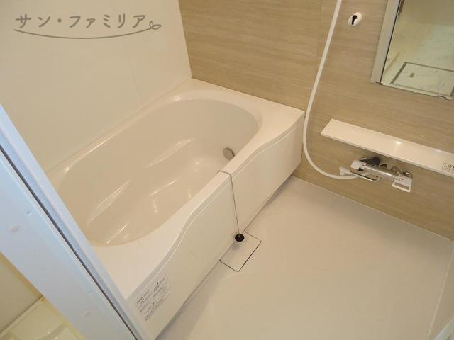 バス・シャワールーム　同一物件別部屋写真