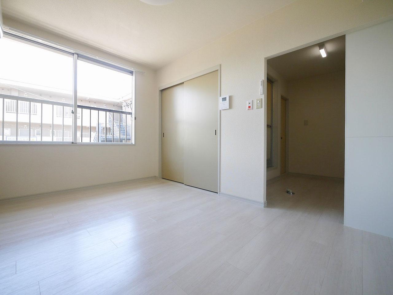 居室・リビング　南側からあたたかい光が差し込んできます♪