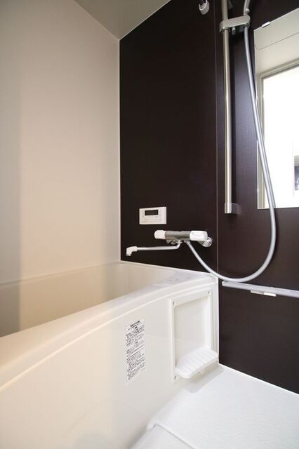 バス・シャワールーム　※別のお部屋の参考写真です