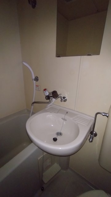 洗面設備　同物件別号室の写真です。