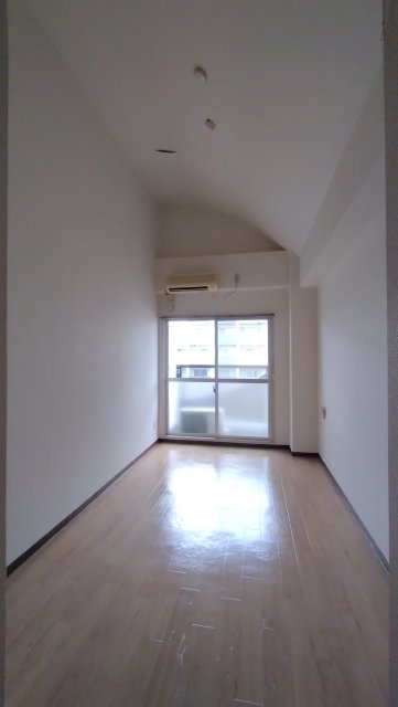 居室・リビング　同物件別号室の写真です。