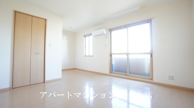 居室・リビング　室内全景