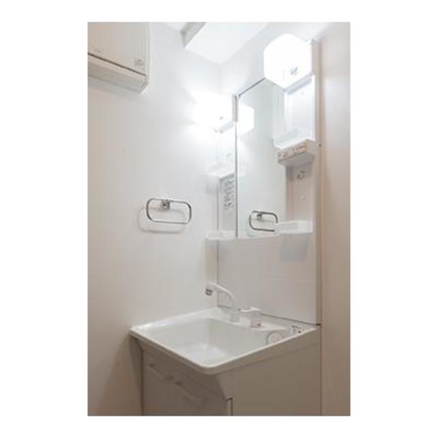 洗面設備　※写真は同タイプ住戸です。