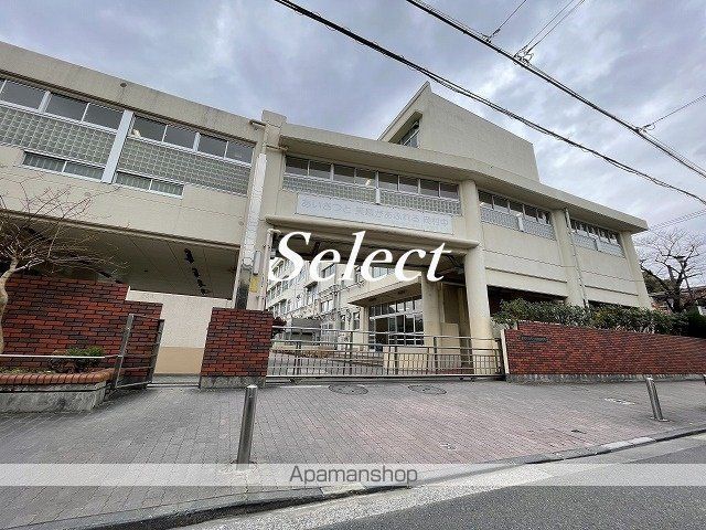 中学校　横浜市立岡村中学校（中学校）まで1085m