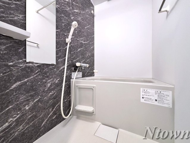 バス・シャワールーム　落ち着いた空間のお風呂です