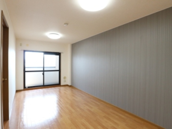 居室・リビング　同建物別部屋