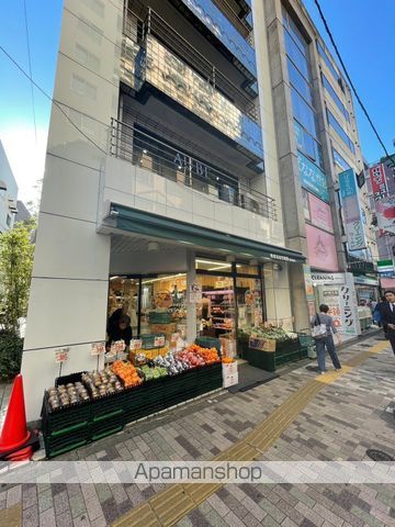 コンビニ　ファミリーマート（コンビニ）まで2603m