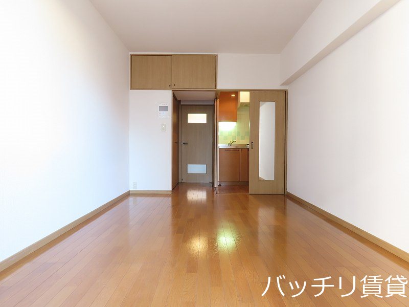 居室・リビング　同物件別号室の為、現状を優先致します。