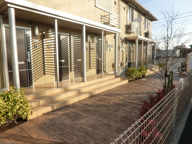 エントランス　玄関へのアプローチ