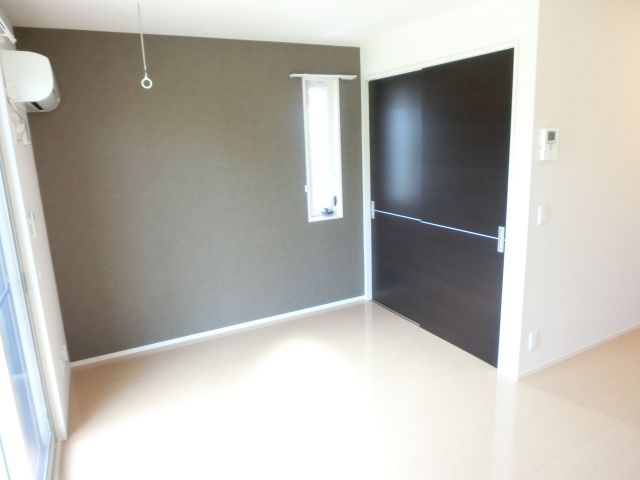 その他部屋・スペース　※角部屋の写真です。