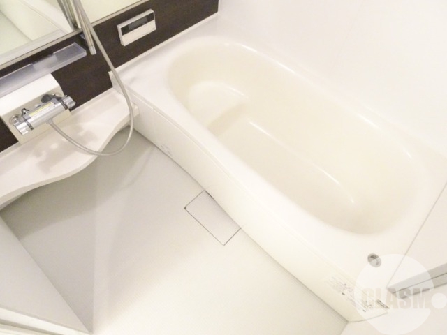 バス・シャワールーム　浴室乾燥機＆追焚機能付き広々バスルーム♪