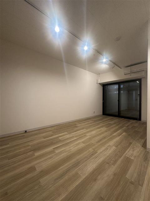 居室・リビング　イメージ（同建物内別部屋の写真です）