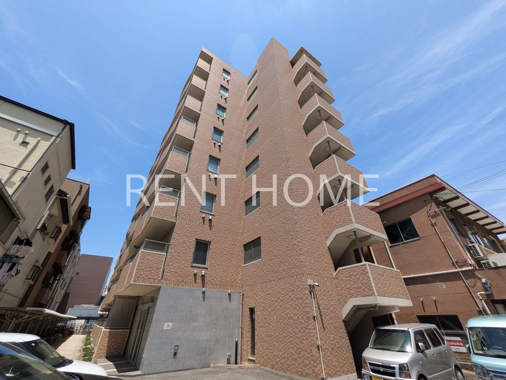 建物外観　鉄筋コンクリート造８階建てマンションです