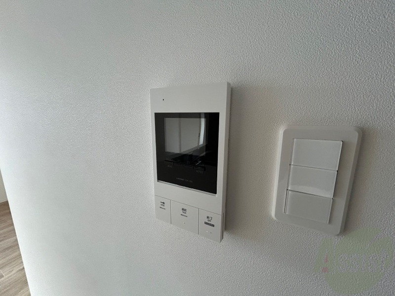 セキュリティ　モニタ付インターホンです。セキュリティ面も安心ですね！