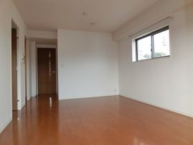 居室・リビング　２面採光リビング