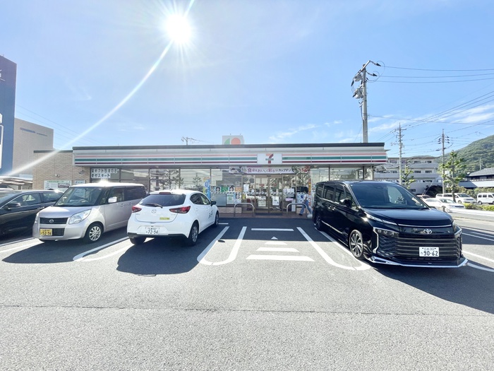 コンビニ　セブンイレブン山本1丁目店（コンビニ）まで1040m