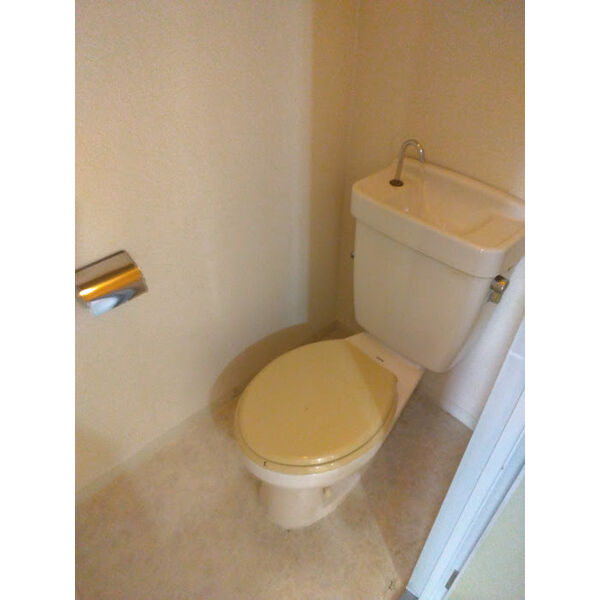 トイレ　※別室の参考写真の為、現況優先です。