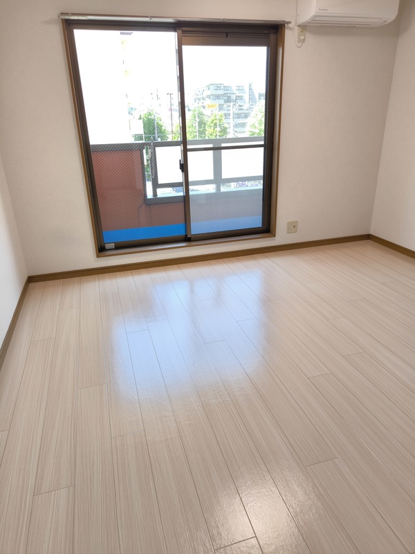 居室・リビング　使いやすい形の為、レイアウトを楽しめます♪