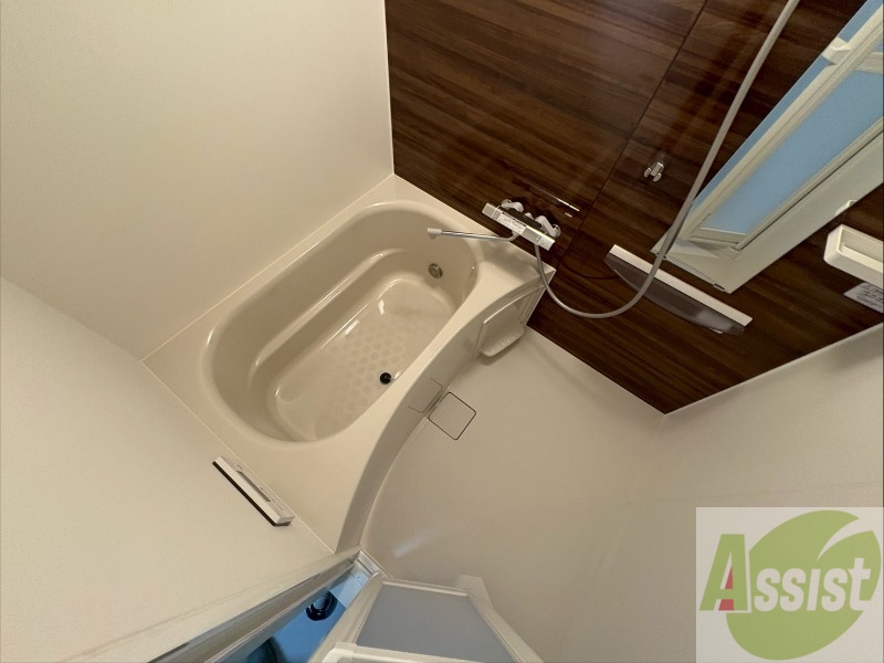 バス・シャワールーム　お風呂になります。一日の疲れを癒してくださいね。