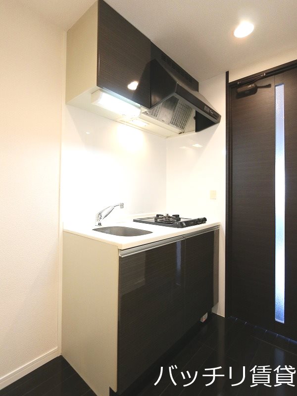 キッチン　別号室タイプの為、現状を優先致します。