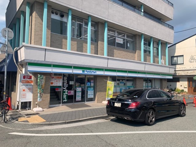 コンビニ　ファミリーマート　西宮甲子園口北町店（コンビニ）まで115m