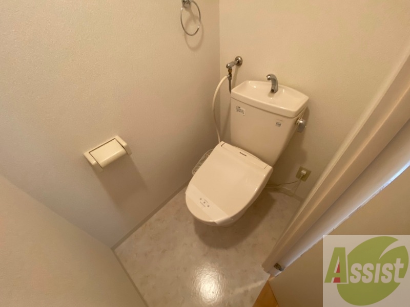 トイレ　トイレです。ウォシュレット付を探している方、おすすめです。