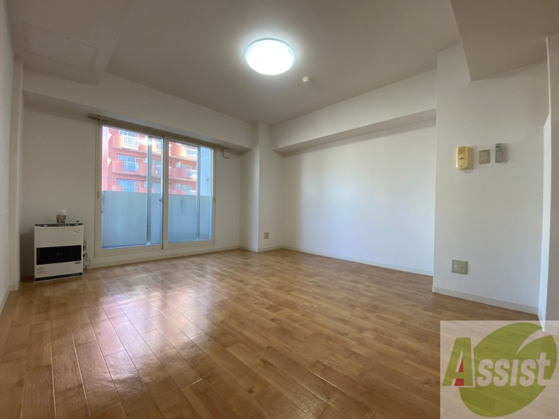 居室・リビング　広くてキレイなお部屋が広がっていて、充実した生活が送れそう。