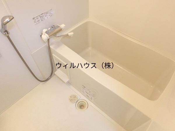 バス・シャワールーム　キレイにリフォームされています！