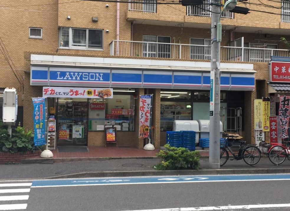 コンビニ　ローソン大森海岸駅前店（コンビニ）まで131m