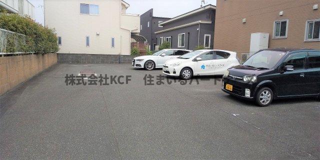 駐車場　駐車場に車を止められます